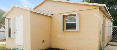 Photo - 725 W 6th St