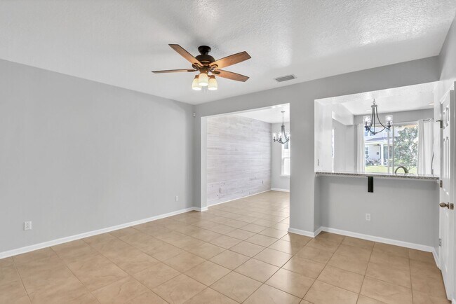 Photo - Upgraded 3 bedroom, 2 bathroom townhome in...