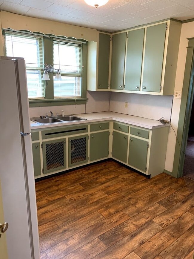 111-113 E Bald Eagle St