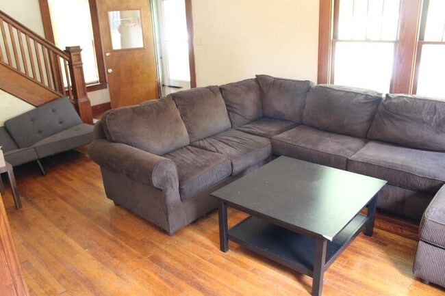 Photo - 175 N Congress St