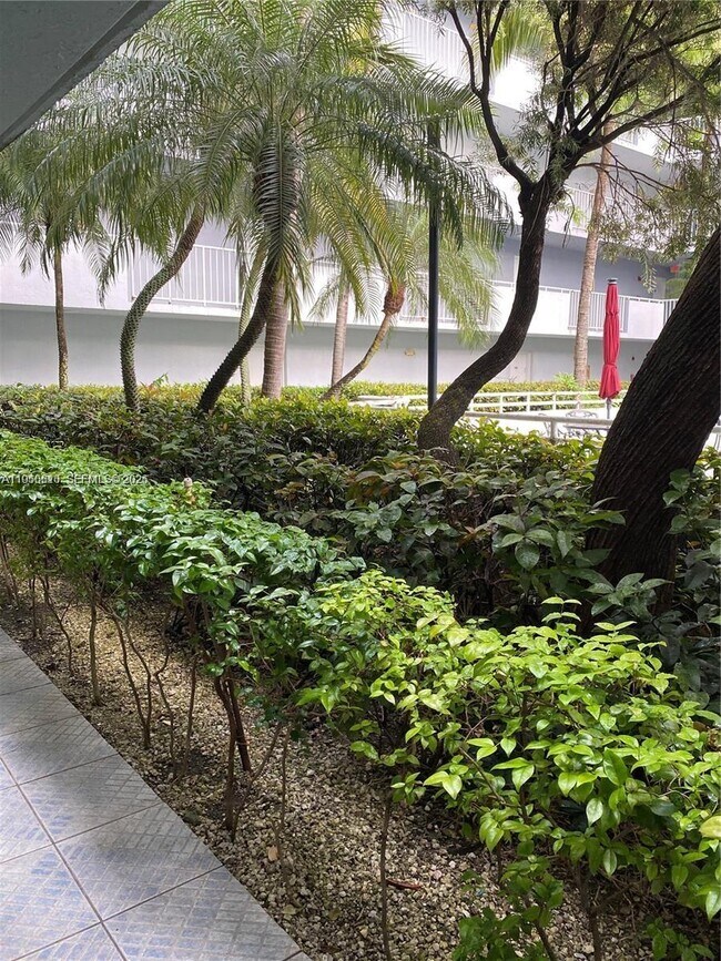 Photo - 8251 NW 8th St Unidad 108