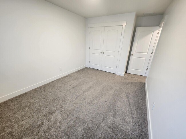 4142 W 2060 N