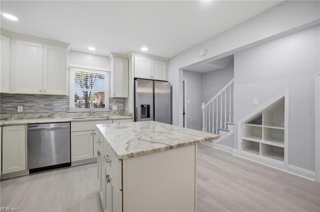 Photo - 712 White Hall Ln
