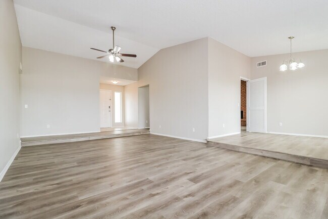 Photo - 10050 W Highland Ave