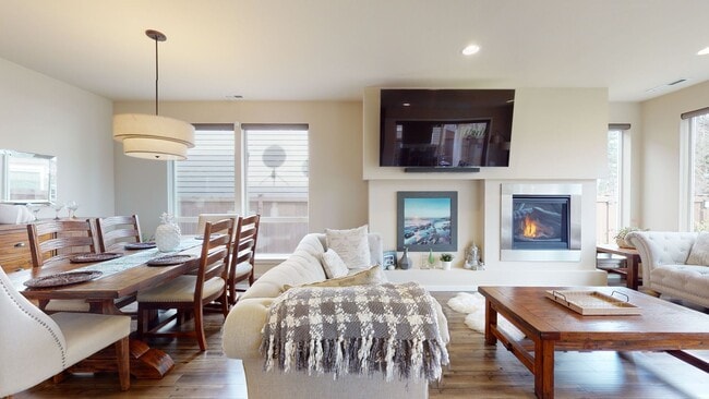 Photo - Auburn Lakeland Hills area/Lakeview Community- 4 bedroom 2.5 bathroom with AC - Available May 5th!