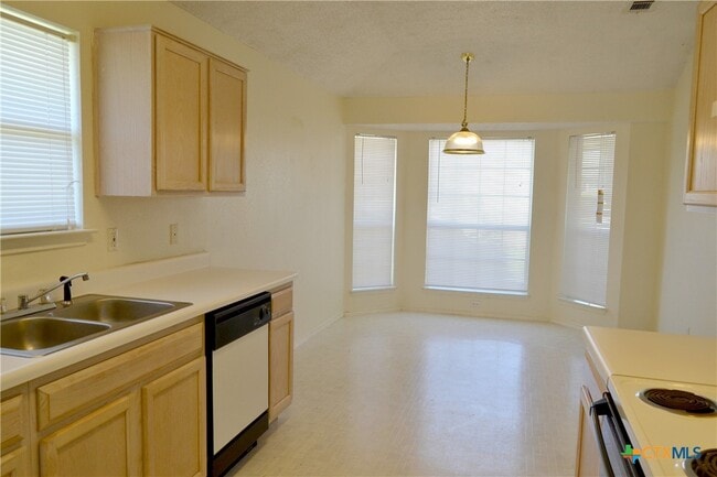 Photo - 2308 Tracey Ann Ln