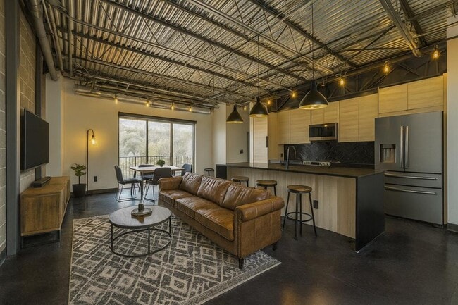 Building Photo - 4801 S Congress Ave Unit S3