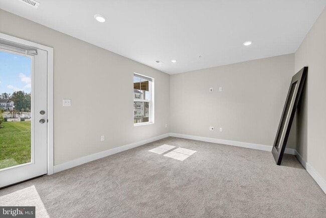 Photo - 10898 Drummond Pl