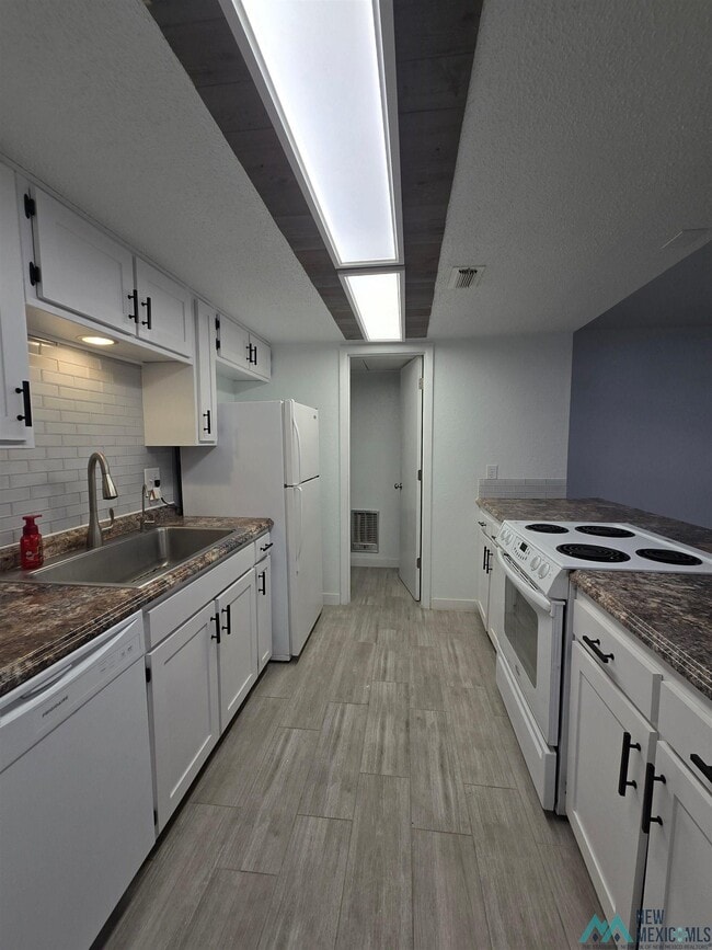 Photo - 3520 Adenmore Apt C