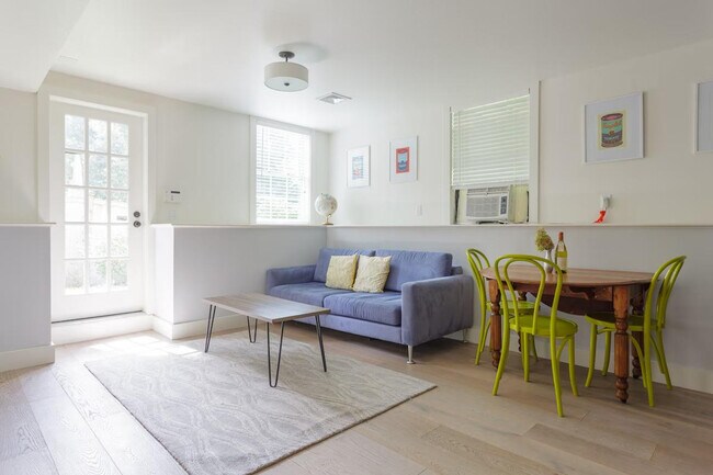 Building Photo - 5 Park Ln Unit ID1364235P