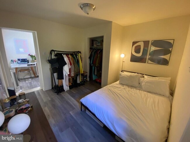 Photo - 1735 Bainbridge St Unidad 1R