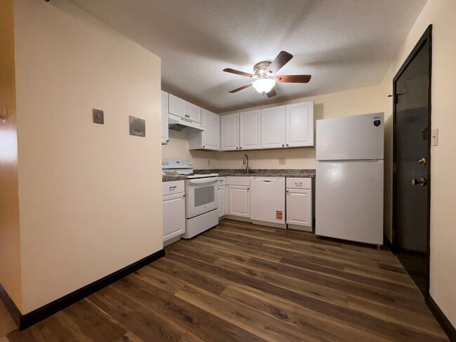 Photo - Beautifully updated 2 bedroom condo in Dracut MA