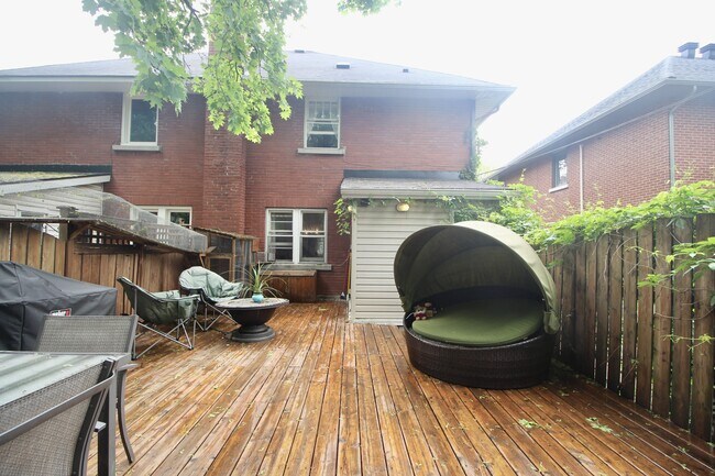 Photo - 390 Holland Ave