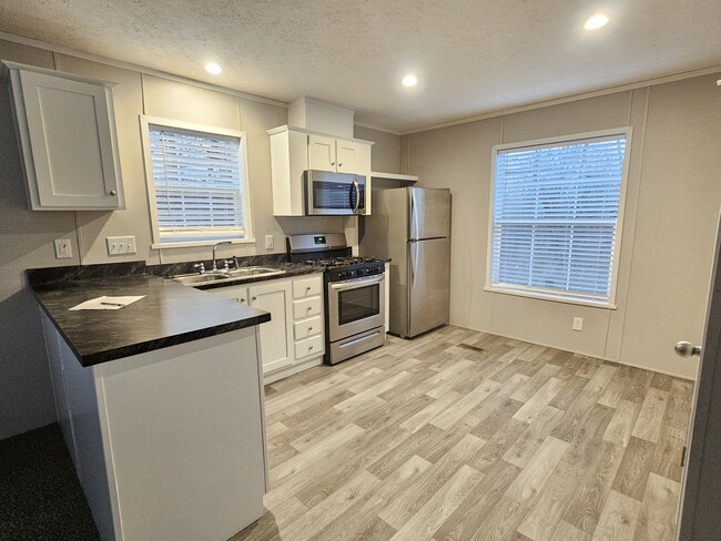 Photo - 46000 Geddes Rd