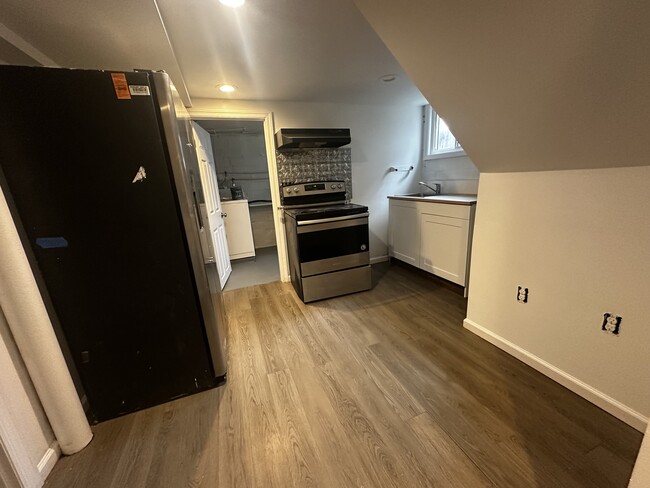 575 Duncan Ave Unidad basement
