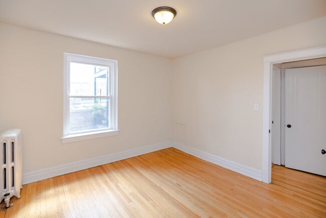 Photo - 5139 W Windsor Ave Unidad 2W