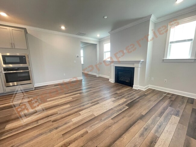 Photo - 152 Baymouth Ln