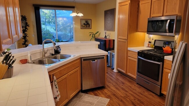 8990 Courtyard View Dr