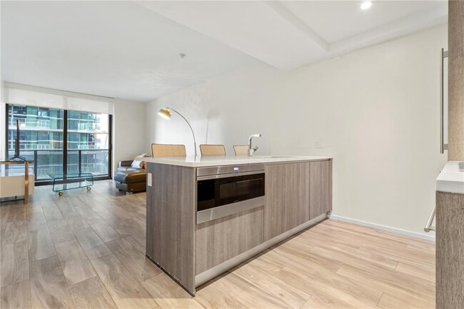 Building Photo - 805 S Miami Ave Unit 2206 Rental