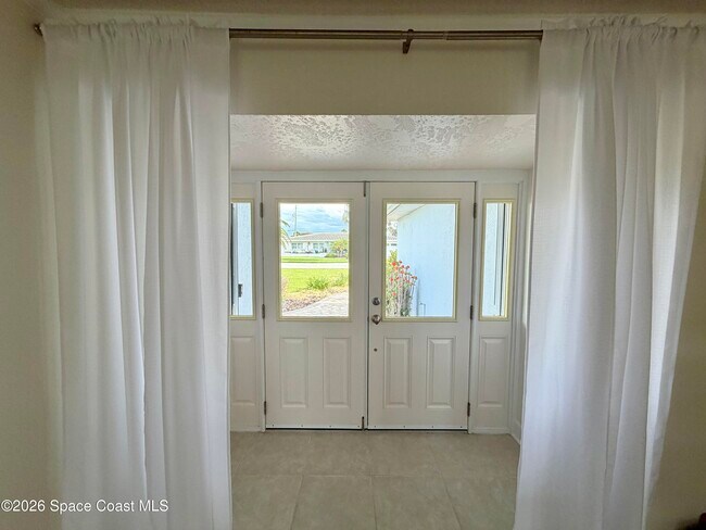 Photo - 190 Harwood Ave