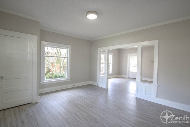 Photo - 315 W 27th St