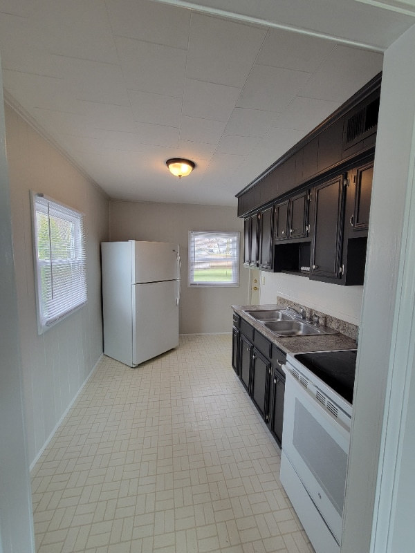 Photo - 1147 W 37th St