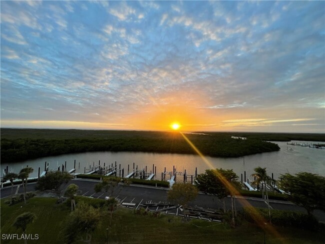 Building Photo - 13105 Vanderbilt Dr Unit 802