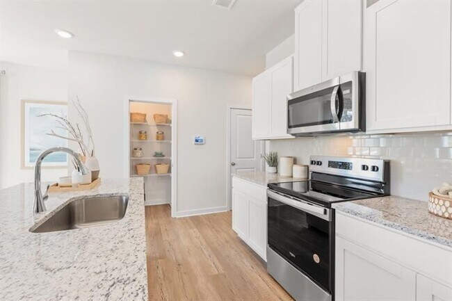 Photo - 971 Sutherland Ln