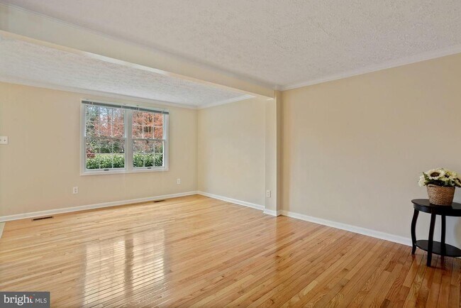 Photo - 2051 Gervais Dr