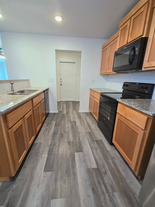 Photo - AVAILABLE NOW! (SECTION 8 ACCEPTED)