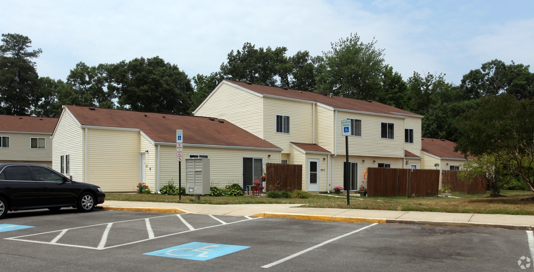 Headen House Apartments - Headen House Apartments