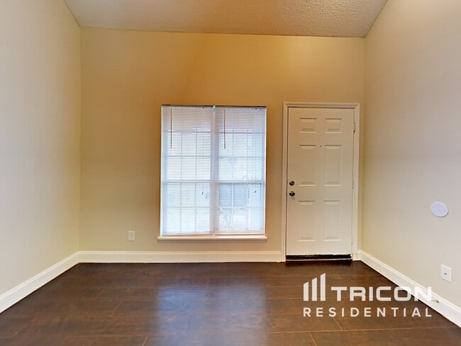 Photo - 3370 Prescott Pl NW