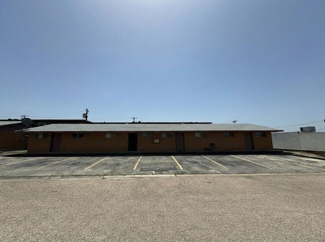 Building Photo - 808 Safady Ave Unit A