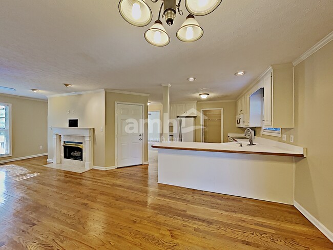 Photo - 403 Woodlands Dr