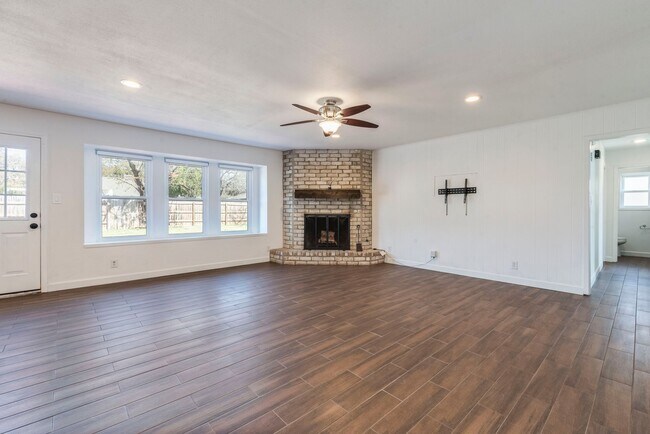 Photo - 1612 Woodgreen Dr