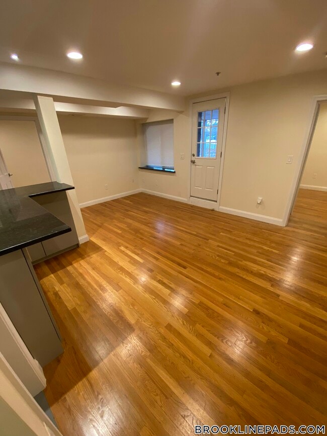 Photo - 1801 Beacon St Unidad 2