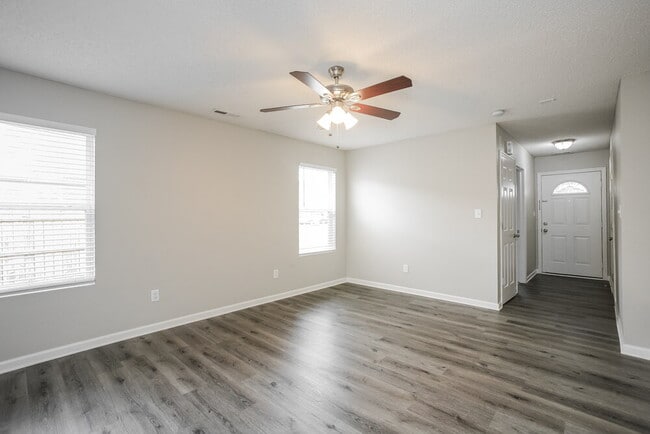 Photo - 5558 Wild Horse Dr