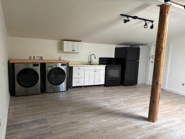 Building Photo - 1303 7th St NW Rental