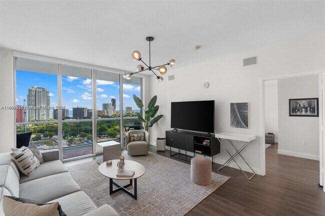Building Photo - 79 SW 12th St Unit 2204-S Rental