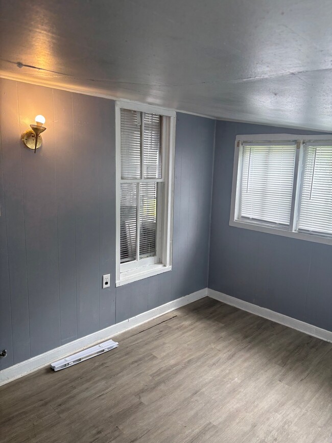 Photo - 815 E William St