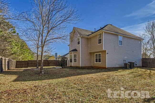 Photo - 589 Lakewater View Dr