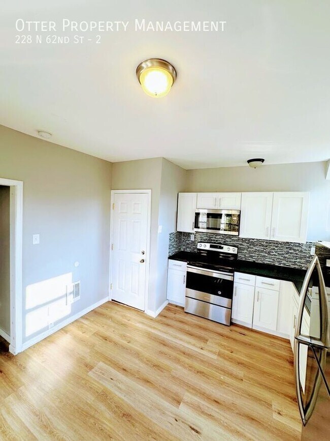 Photo - 228 N 62nd St Unidad 2