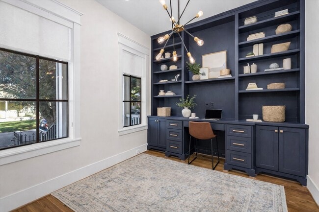 Photo - 726 E 28th St