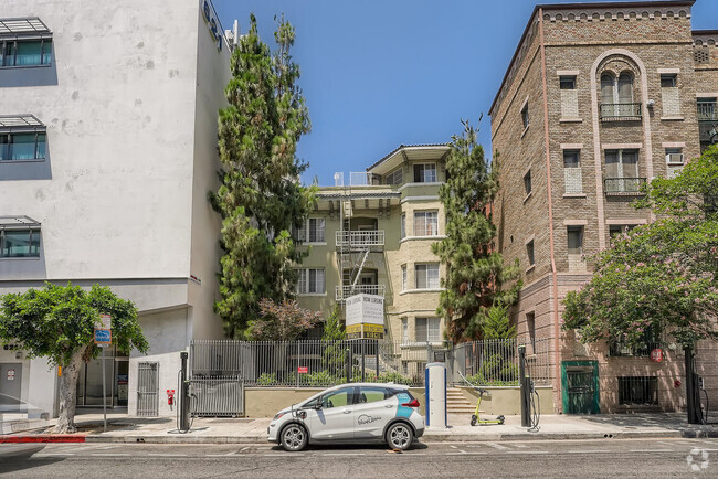 Building Photo - South Virgil Apartments