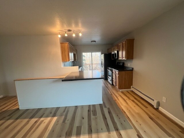 1101 W Nelson Ave