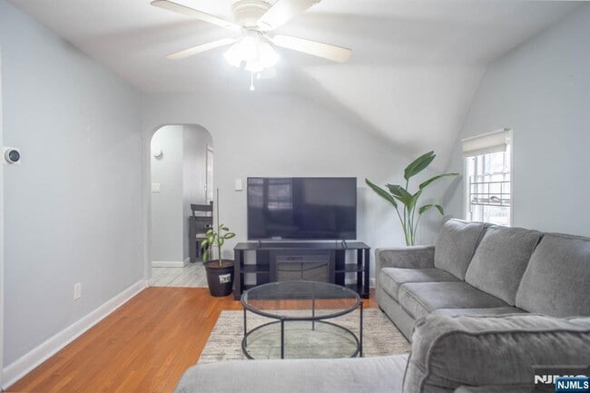 Building Photo - 94 Liberty St