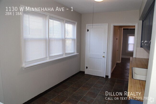 Building Photo - 1130 W Minnehaha Ave Unit 1 Rental