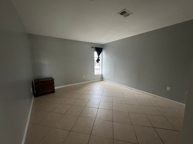 Photo - 406 Marshall Ct Unit 5