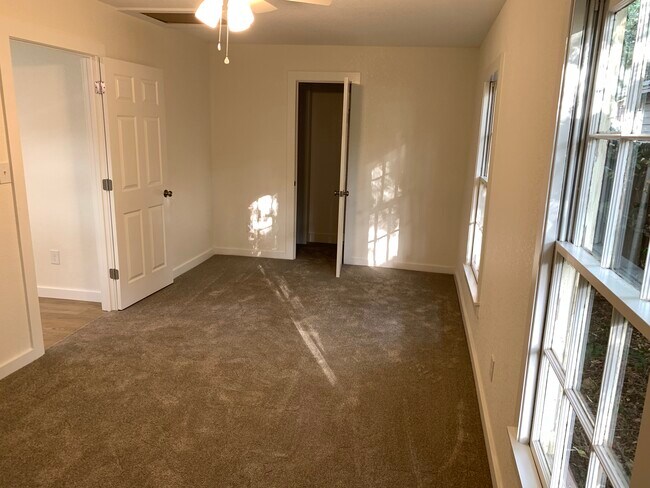 Photo - 3900 Sanger Ave