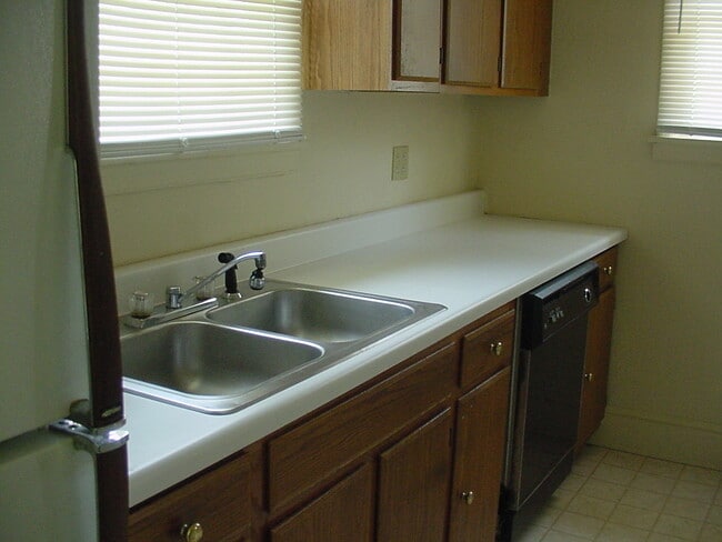 Photo - 2 Bedroom House off of Ogelthorpe Avenue